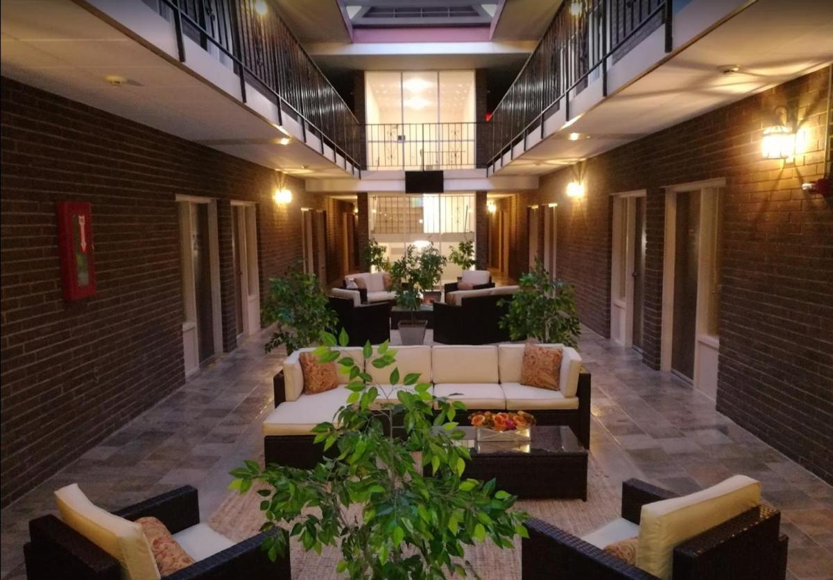 The Stables Inn & Suites Salem Exteriör bild