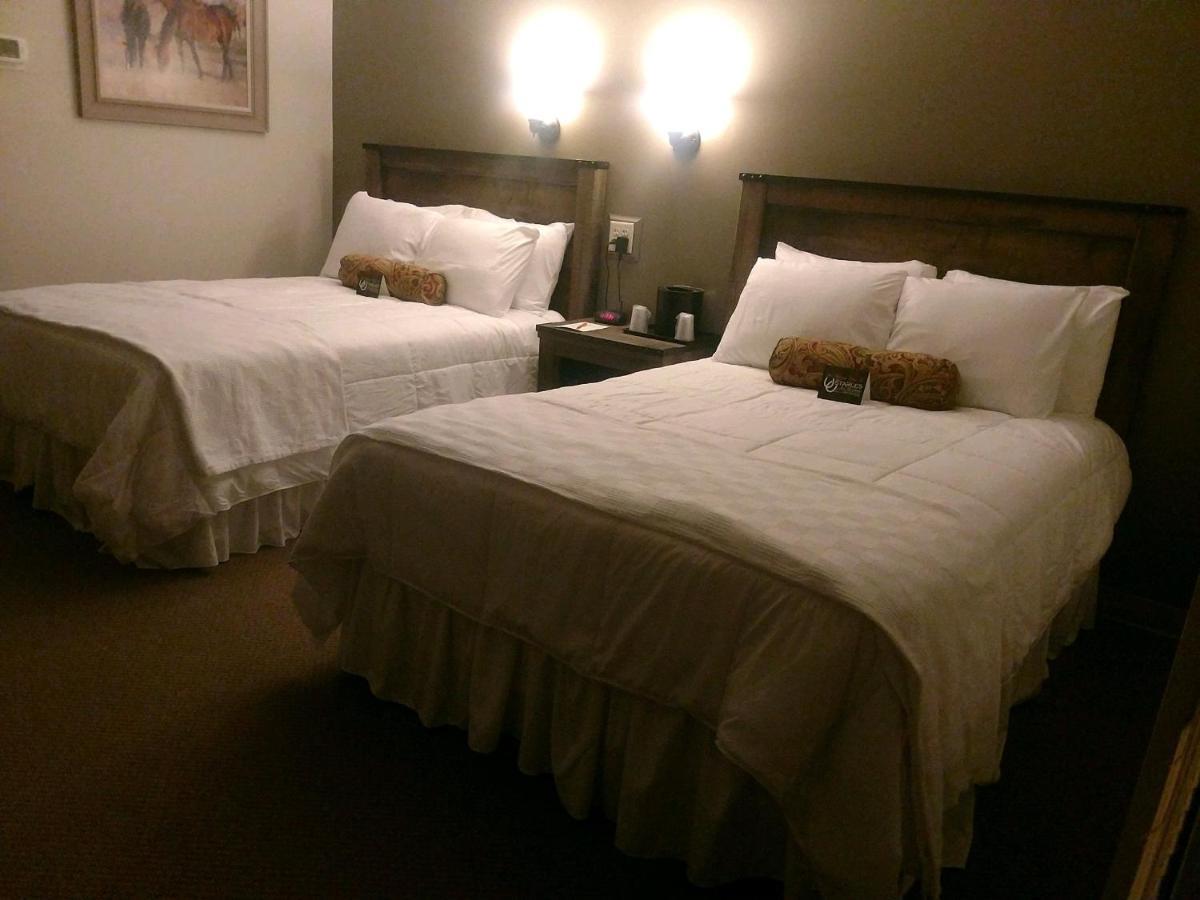 The Stables Inn & Suites Salem Exteriör bild