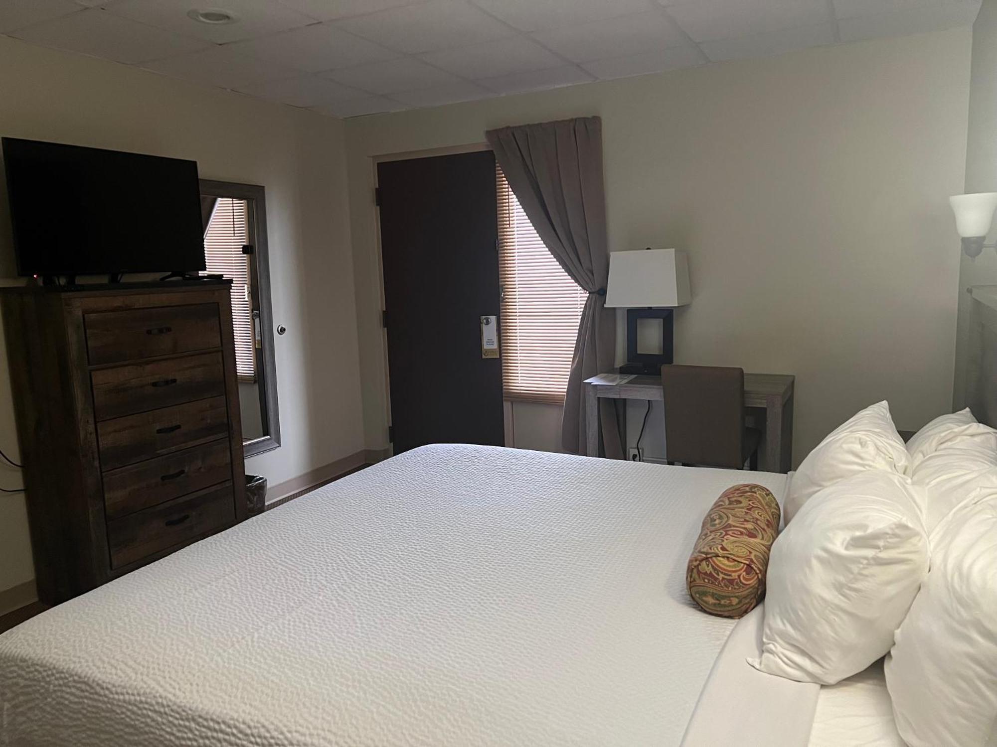 The Stables Inn & Suites Salem Exteriör bild