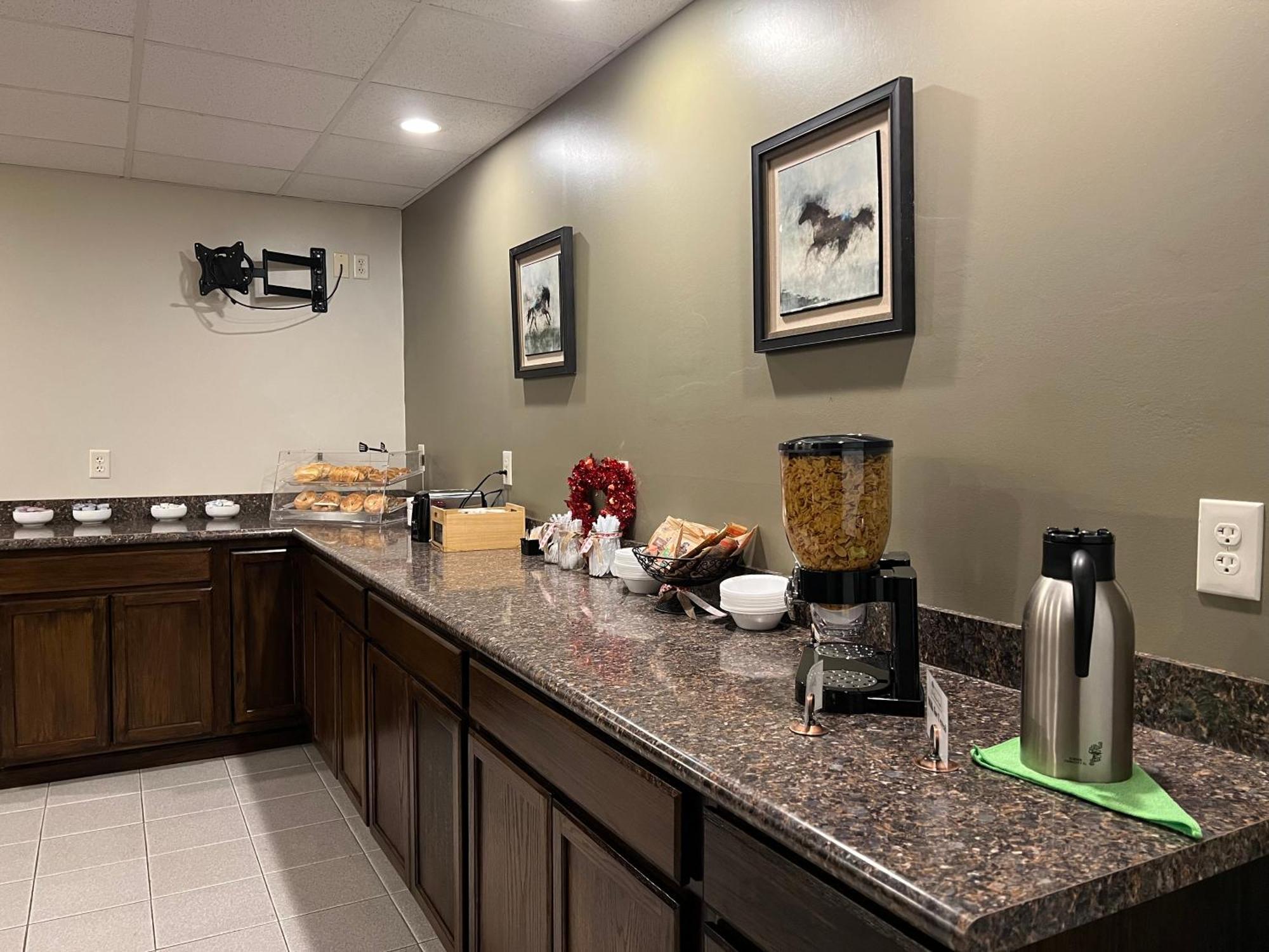 The Stables Inn & Suites Salem Exteriör bild