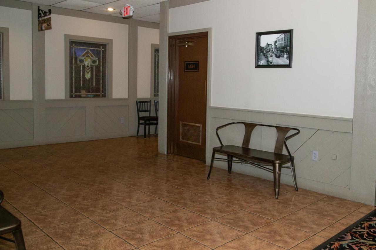 The Stables Inn & Suites Salem Exteriör bild