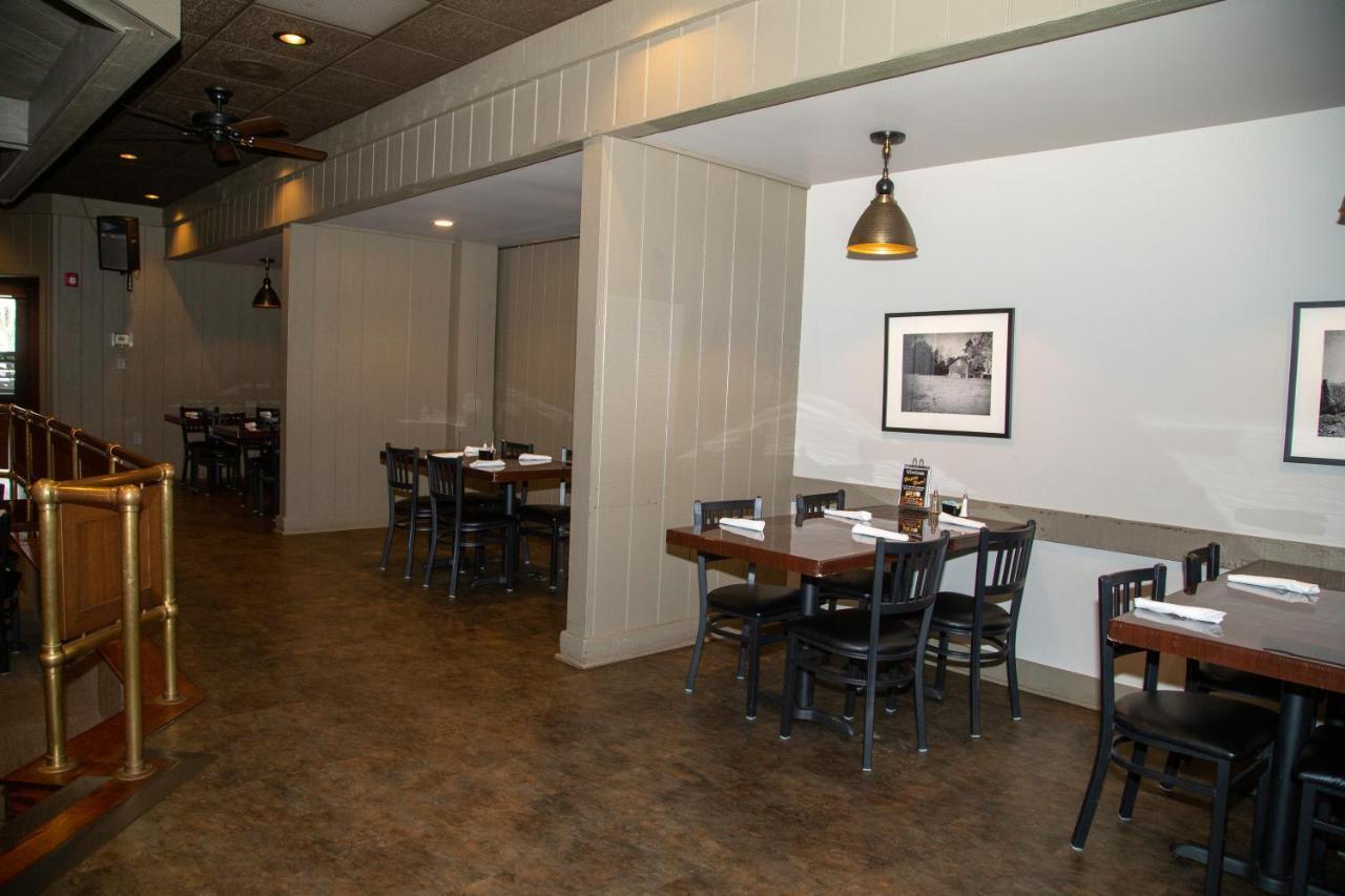The Stables Inn & Suites Salem Exteriör bild